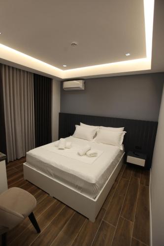 Double Room image 7