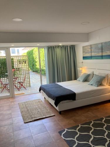 2 king beds, 1 sofa bed