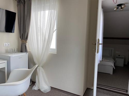 Boutique Rooms with Parking