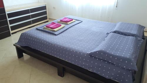 M&I Beach Apartment with Sea View - image 2