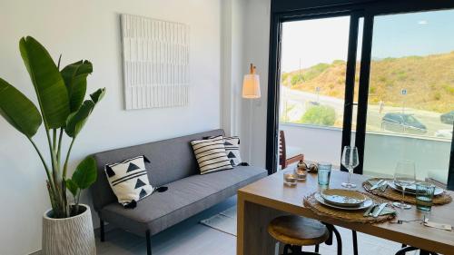Cozy, well located and balcony sheltered from wind 5