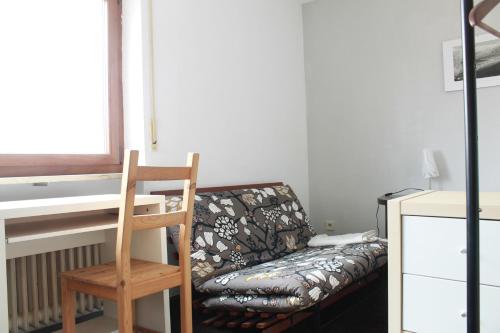 Kleines gemuetliches Appartement-WiFi-TV-Uni-Messe
