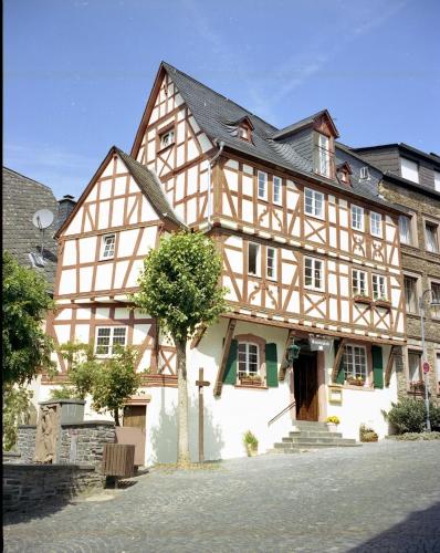 Gästehaus Ratsschänke - Accommodation - Zeltingen-Rachtig