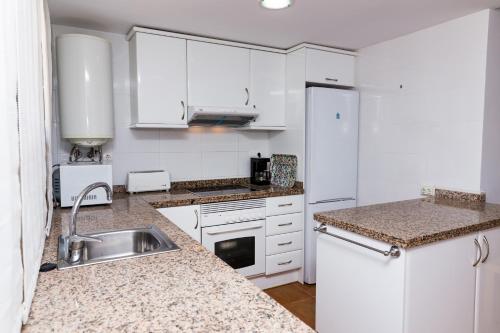 مطبخ, Santa Barbara Apartment Javea by Rock Rentals in Bahia de Javea