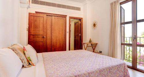 Modern apartment APE11 with lovely views, Aphrodite Hills Resort