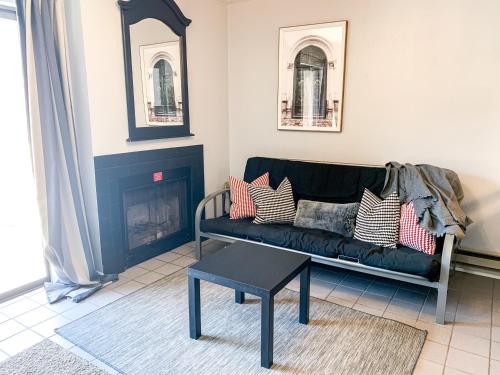 Carriage House 305 condo - image 2