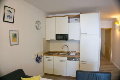 FeWo mit Meerblick, gratis Nutzung vom AHOI Erlebnisbad und Sauna in Sellin - Haus Blick zur See FeWo 02, Göhren (fotografie 8)
