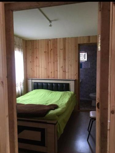 2 twin beds
