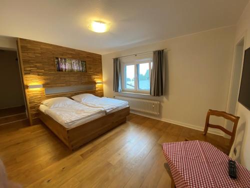 Family Room image 5