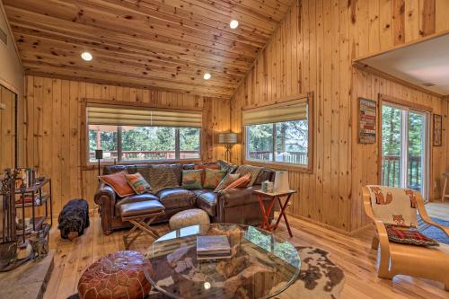 Cozy Lake Arrowhead Cabin Less Than 2 Mi to Blue Jay Bay!