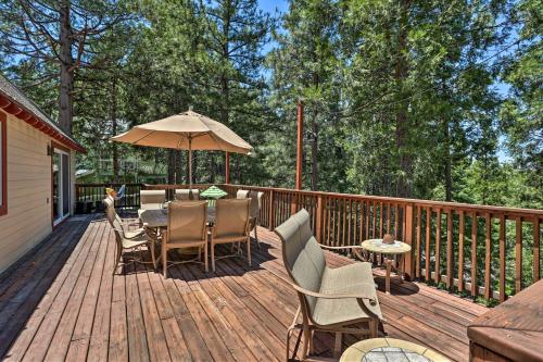 Cozy Lake Arrowhead Cabin Less Than 2 Mi to Blue Jay Bay! in Lake Arrowhead, USA
