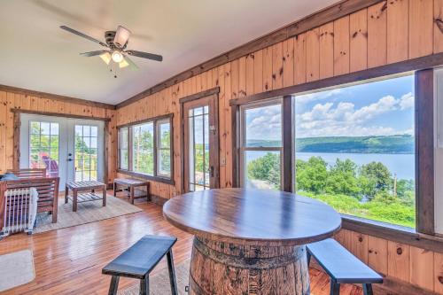 . Watkins Glen Lakeview Cottage w/ Waterfall!
