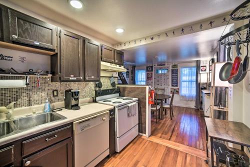 Milford Cottage on Half Acre with Deck and Grill! - image 8