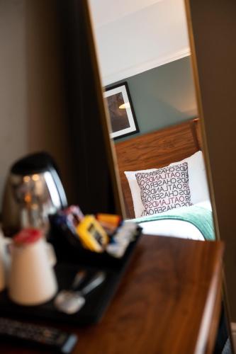 Innkeeper's Lodge Weybridge - image 9