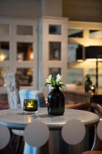 Innkeeper's Lodge Weybridge - image 10