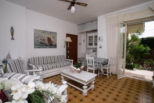 M303 - Marcelli, trilocale comodo alla spiaggia e ai servizi