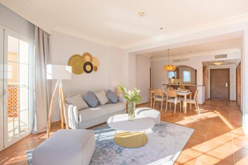 One-Bedroom Apartment image 10