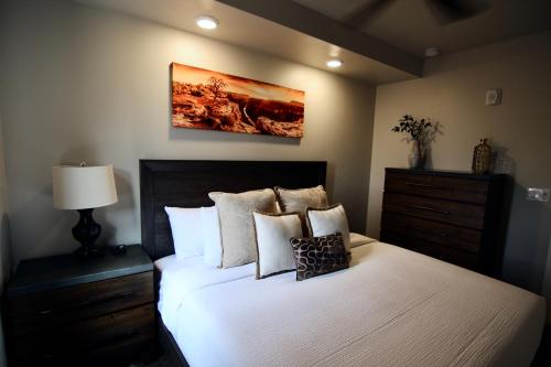 Robbers Hideout at Sage Creek with Heated Pool - image 5