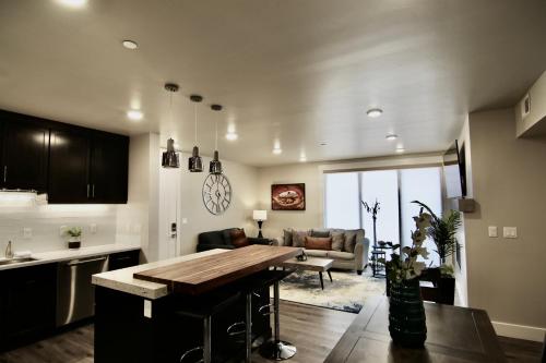 Pipedream Retreat at Sage Creek with Heated Pool - image 9