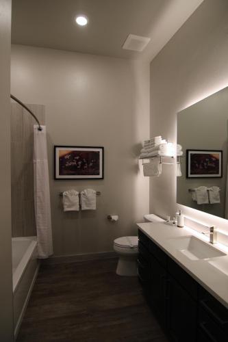 Pipedream Retreat at Sage Creek with Heated Pool - image 6