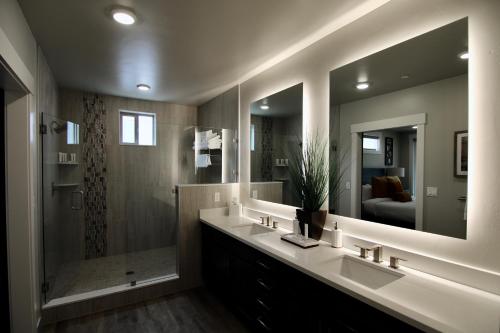 Pipedream Retreat at Sage Creek with Heated Pool - image 3