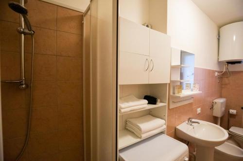 Apartment with Mountain View image 1