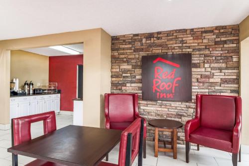 Red Roof Inn Acworth - Emerson / LakePoint South