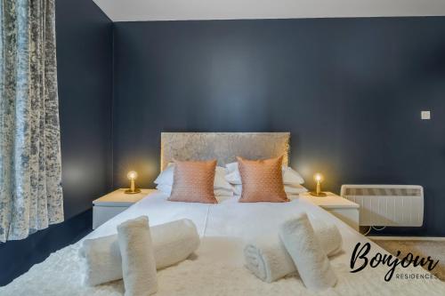 Grassmarket 1BR-1BA - Free Parking - Castle views by Bonjour Residences Edinburgh