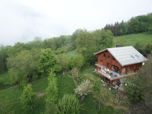 Gite du Chalet Barnabas Relais Motards in Corps