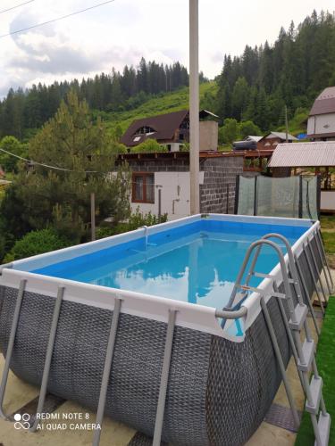Good House in Slavs'ke