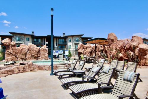 Pipedream Retreat at Sage Creek with Heated Pool - image 13