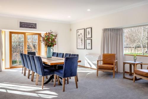 Longbush Estate in เฟียเธอร์สตัน