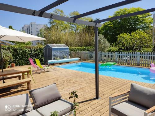 Blanquefort centre clim piscine tram bordeaux gîte à louer Blanquefort