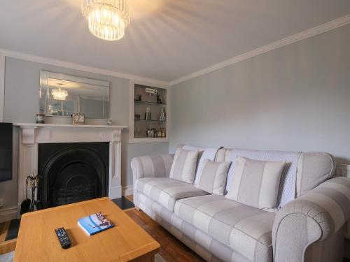 74 Charlestown Road - image 11
