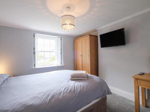 74 Charlestown Road - image 2