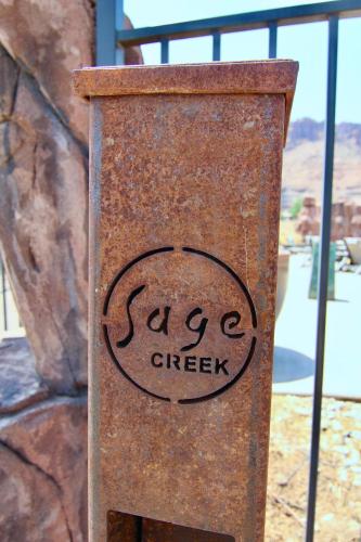 Tunnel Arch Hideaway at Sage Creek with Heated Pool - main image