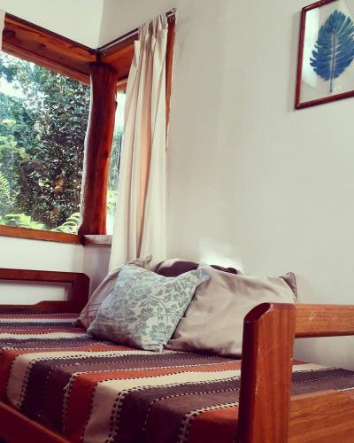 Cottage with Garden View image 3