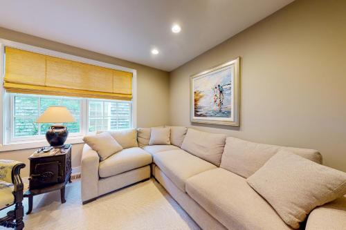 Sag Harbor Serenity - image 10