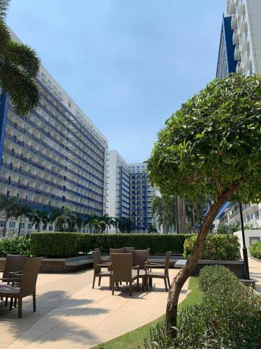 Wind and Sea at Sea Residences, Manila
