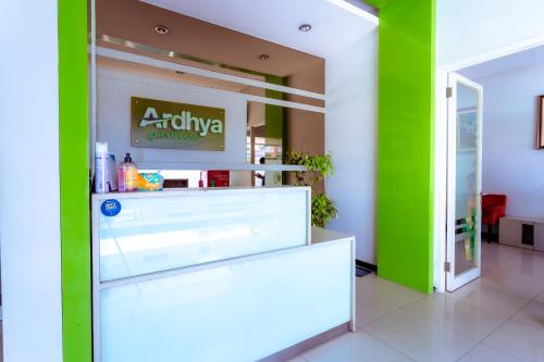 Lobby, Ardhya Guesthouse Syariah near Juanda International Airport