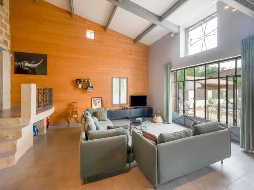 Tranquil Holiday Home near Uzes with Private Pool gîte à louer Flaux