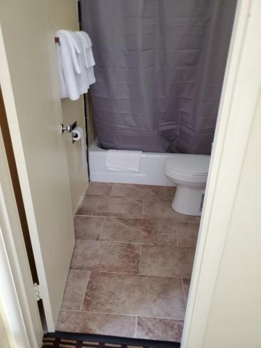 Dollar Inn - image 11