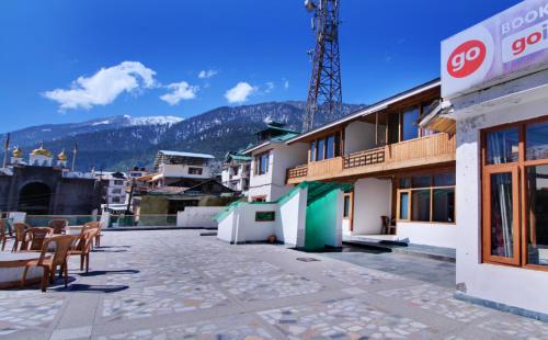 hotel hilltop the mall manali