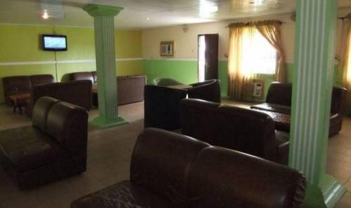 Room in Apartment - Ade Super Hotel Single in Akure