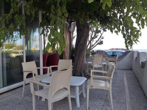  Quadruple room in Pineto - A stone throw from the sea in Pineto