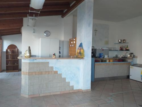 Room in BB - Spacious triple room a stones throw from the sea - Silvi Marina