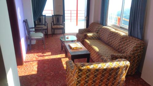 Peak Point Hotel & Apartments photo