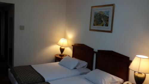 1 queen bed