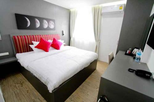 Zen Hotel ( Zen Hotel )