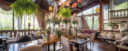 Restaurant, Khumphaya Resort and Spa Boutique Collection in San Sai